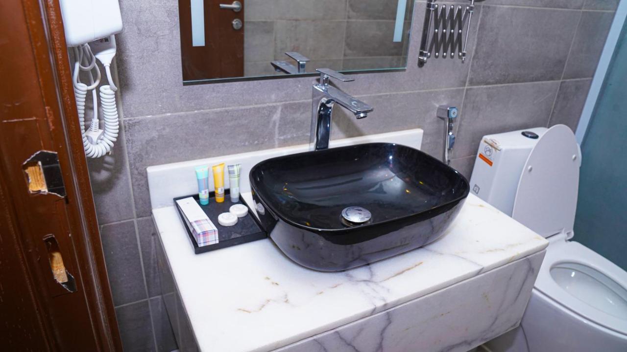 Clowzer Hotel Appartments Rijad Zewnętrze zdjęcie